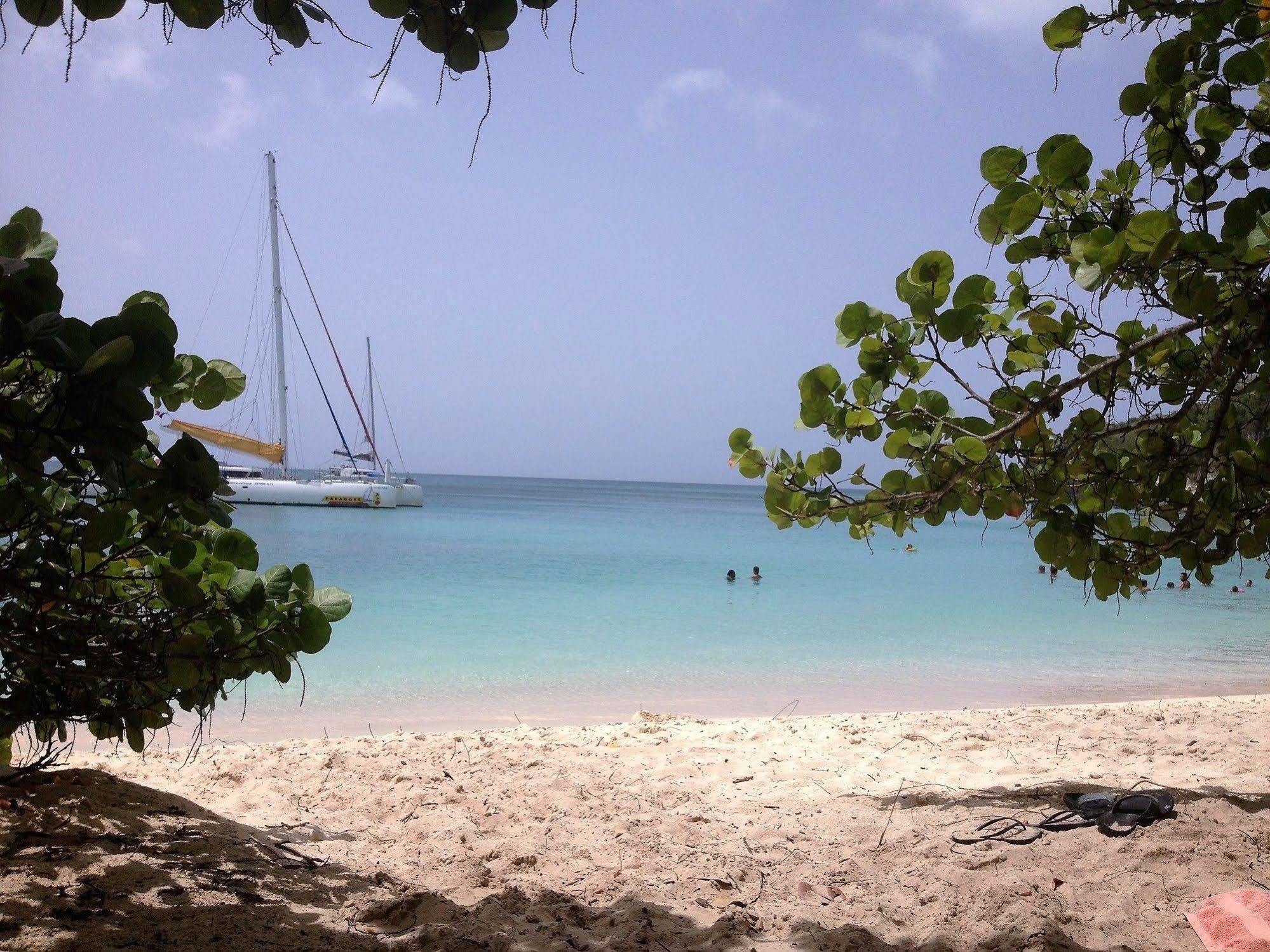 Ti.Maanga Vue Mer Pieds Dans L'Eau Saint-Francois  Exterior photo